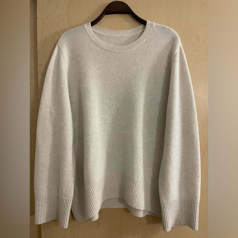 The Curated THE CLASSIC CREW SWEATER - CLOUDY